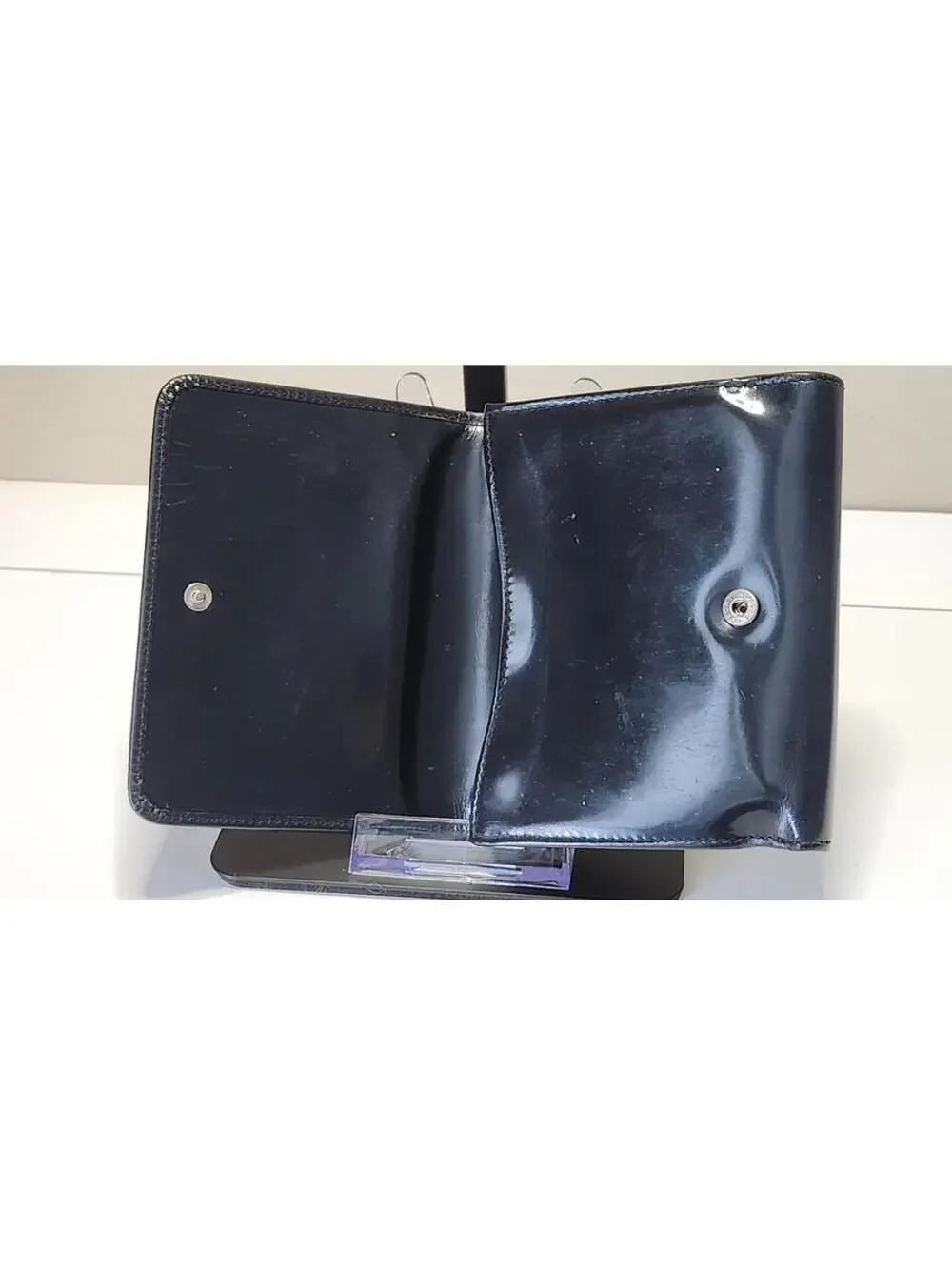 Gucci Black Patent Leather Tri-Fold Wallet - Picture 9 of 9
